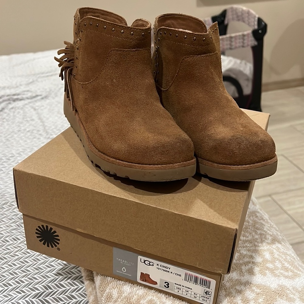 Ugg Girls Cindy Boots Size 3